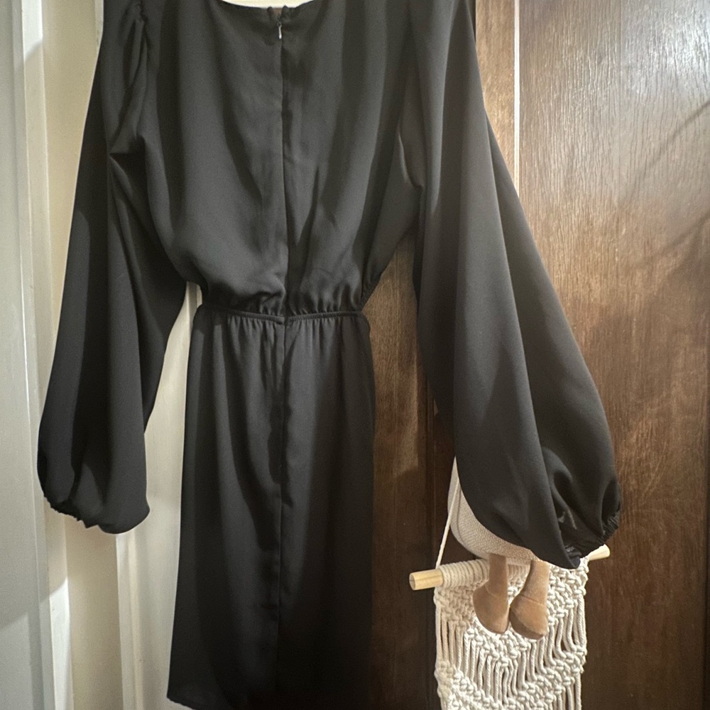 Show me your MUMU- size XL- black cut out long sleeve dress - Picture 4 of 5